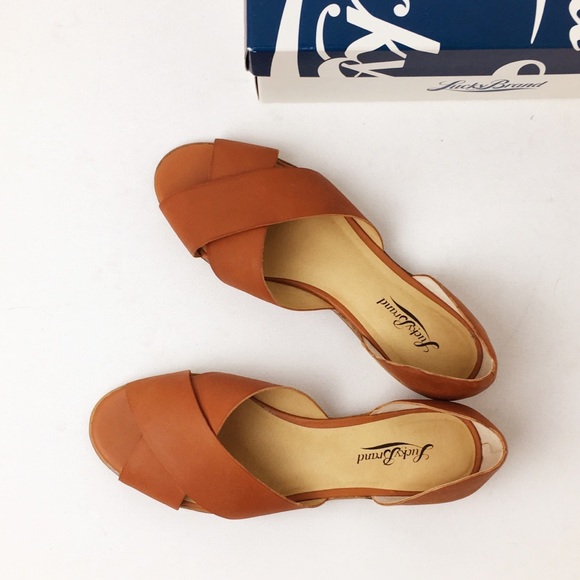 Lucky Brand Shoes - 🆕 Lucky Brand Silla Flat Sandals in almond